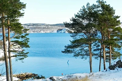 12 persone case ad LYSEKIL