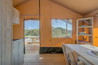 Insel-Glamping für 4 Personen mit Whirlpool