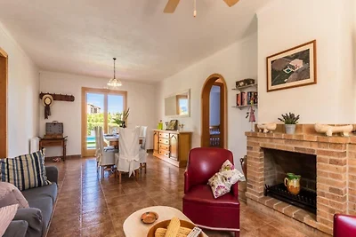 Ruime villa in Alcúdia met zwembad