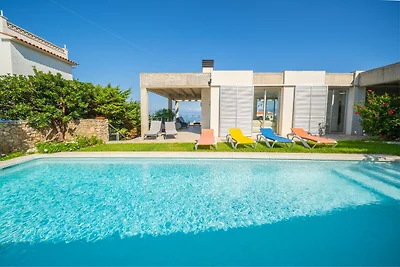 Beautiful villa near Illa Mateua beach
