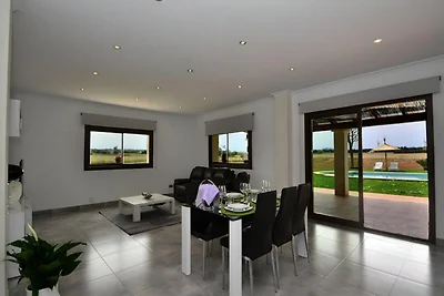 Villa in Muro mit Pool in der Nähe des Strand...