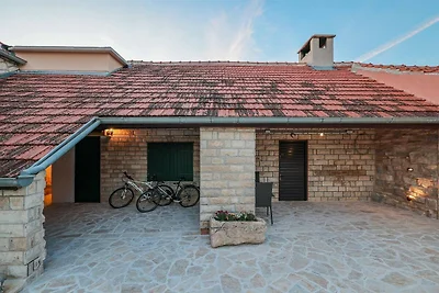 Landhaus mit Pool und Garten