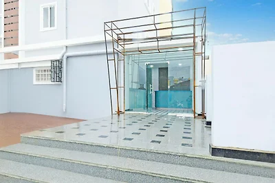 Super Townhouse Oak Kompally