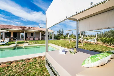Landhaus mit 2 Schlafzimmern und Pool