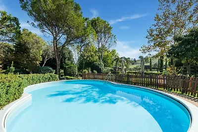 Tranquillo agriturismo con piscina a Roma