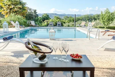Villa in Lucca mit Pool und Landschaftsblick