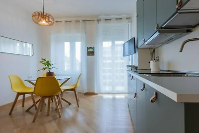 Wohnung in Torino mit Balkon und Parken