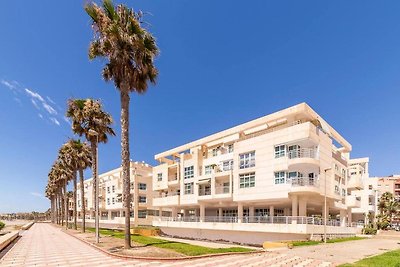 Appartement met balkon bij stranden