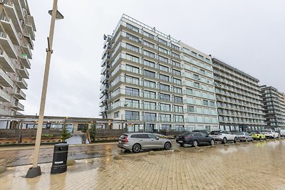 Studio d'angolo con vista sul mare