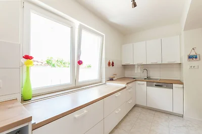 Geräumige Ferienwohnung mit Garten in Zadar