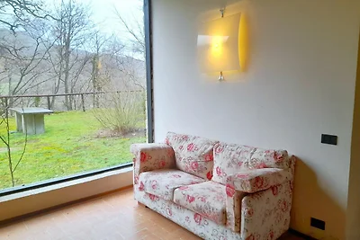 Elegante villa in pietra con piscina