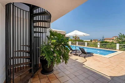 Villa mit Meerblick und privatem Pool bei...