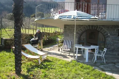 Ferienhaus in Musso mit Schwimmbecken
