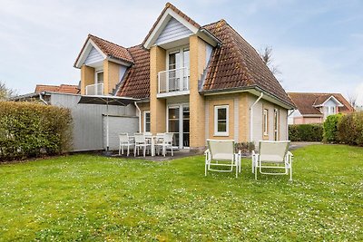 Neu gestaltete Villa mit Sauna, 1 km vom Stra...