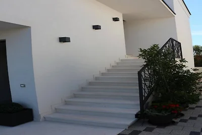 Grazioso apt con una camera da letto a Ugljan