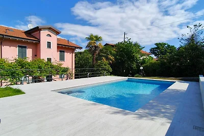 Elegante Villa mit privatem...