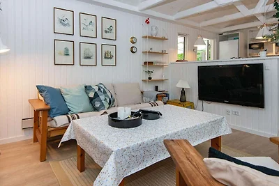 6 person holiday home in Glesborg