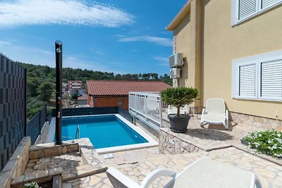 Two Bedroom Apartment with Terrace and Pool