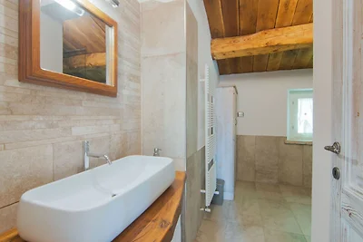 Schicke Villa mit Whirlpool