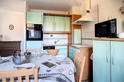 Geräumiges Apartment · Direkter Zugang zur Sk...