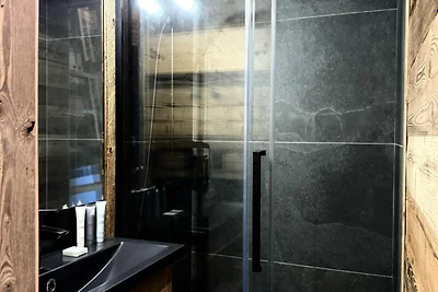 Chalet in Les Gets mit Jacuzzi & Blick