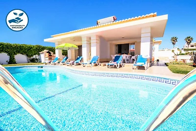Villa mit 3 Zimmern und Garten