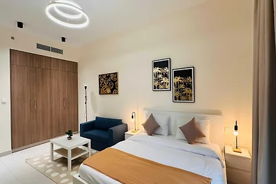 Ampio monolocale al JLT |parcheggio gratuito
