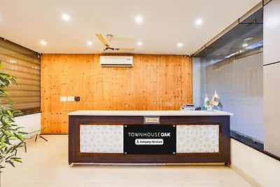Super Townhouse Oak Silver City Chowk