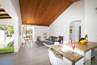 Villa met tuin nabij zee strand