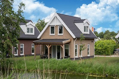 Neues Ferienhaus mit Sauna am Wasser