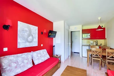 Wohnung am See mit Pool in Frankreich