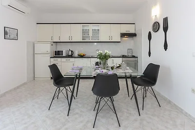 Wohnung in Katel Gomilica in Strandnהhe