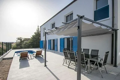 Villa Blue Chill