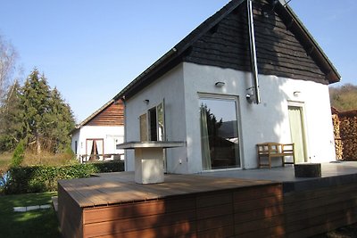 Gezellig, modern ingericht huis met tuin