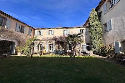 Elegante Bastide vicino ad Aix con piscina