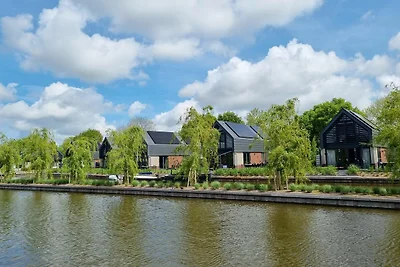 Watervilla in Balk bij Slotermeer