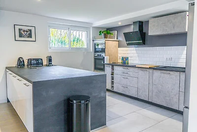 Serene villa voor 10 personen in Escalquens