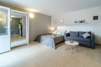 Apartments Tomy - Studio Apartment with...