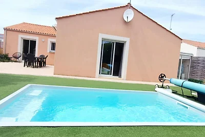 Villa in Les Sables mit Pool und Whirlpool