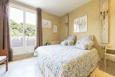 Häuser & Villen für 12 Personen