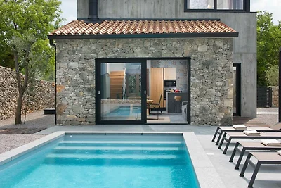 Villa unica a Labin con piscina privata...