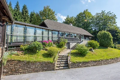 Vakantiehuis in Anger met zwembad