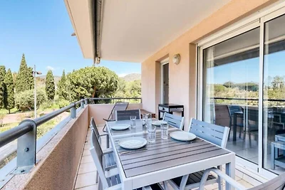 Wohnung in Le Lavandou mit Poolzugang