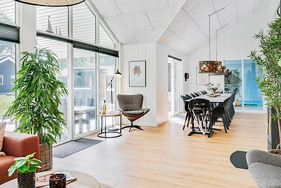 14 Personen Ferienhaus in Væggerløse