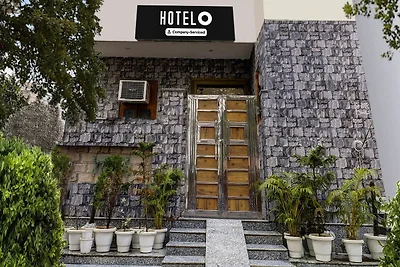 Hotel O Sector 52 Gurgaon
