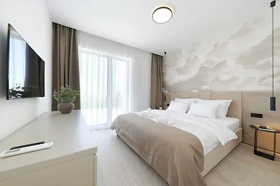Villa in Tkon mit Schwimmbecken