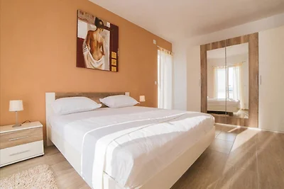 House Karlo Apartments - One-Bedroom Apartmen...
