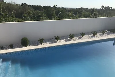 Moderne Villa in Lissabon mit Pool und...