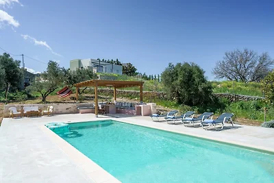 Charming spacious house, 5min from Rethymno!