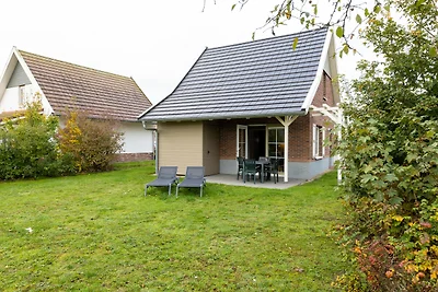 Neu gestaltete Villa mit Infrarotsauna in ein...